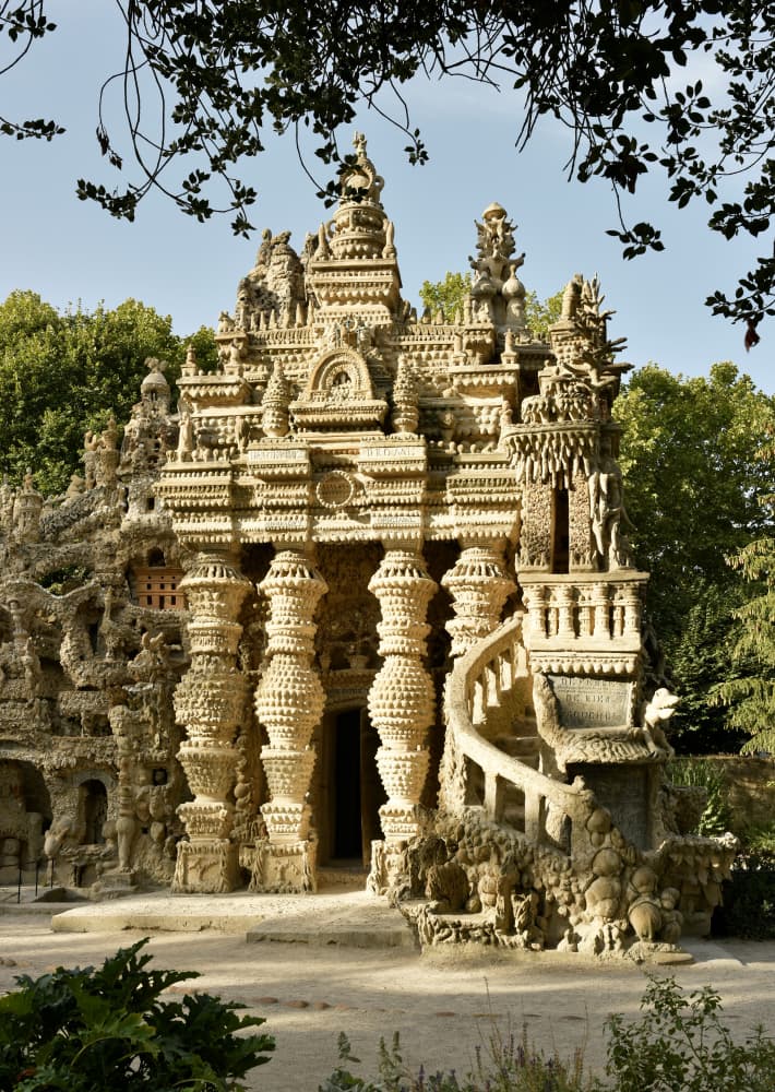 Palais idéal du Facteur Cheval — monument historique à Hauterives
