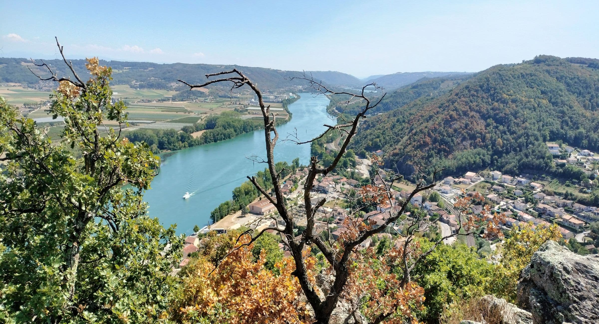 Paysage de la vallée du Rhône vu depuis Andancette